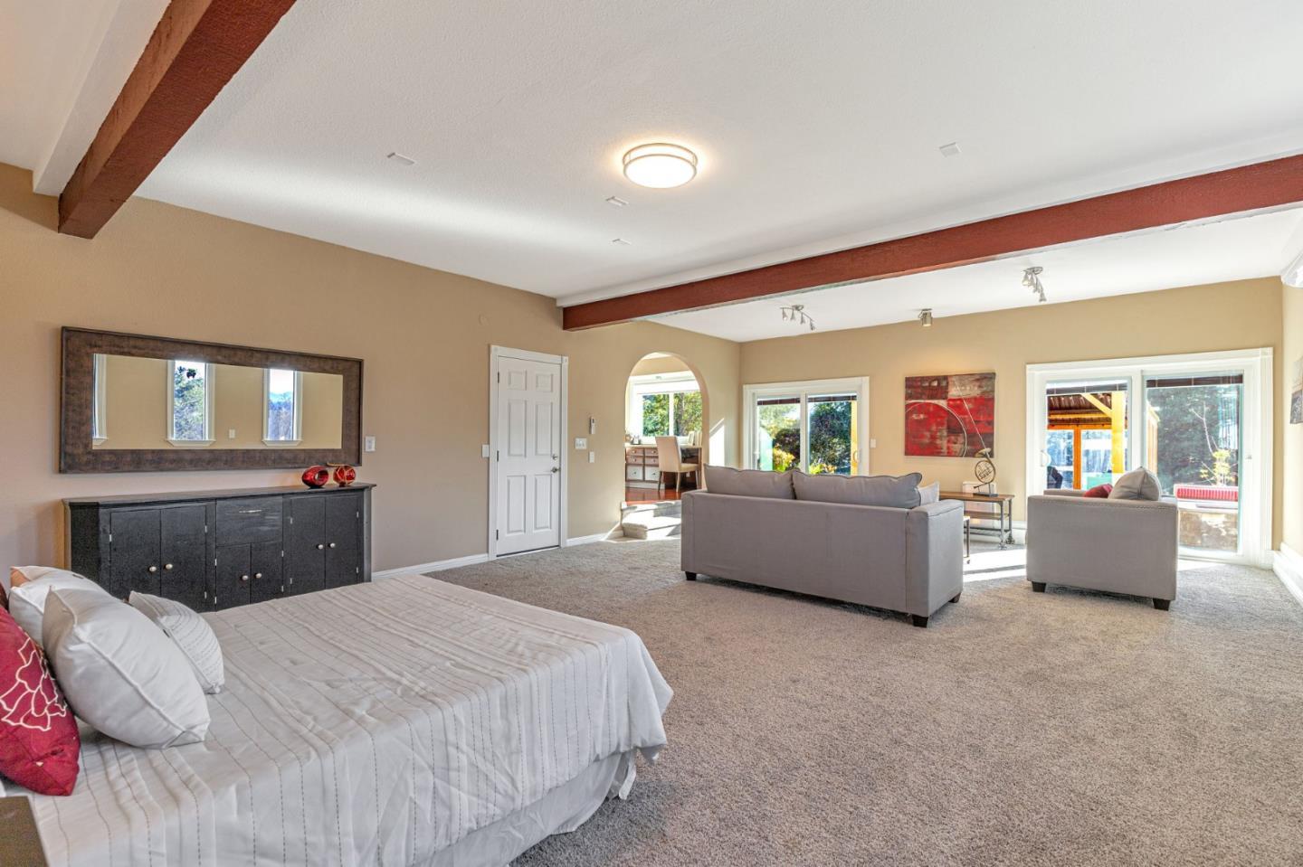 Detail Gallery Image 14 of 72 For 10260 Lucky Ct, Gilroy,  CA 95020 - 4 Beds | 3 Baths