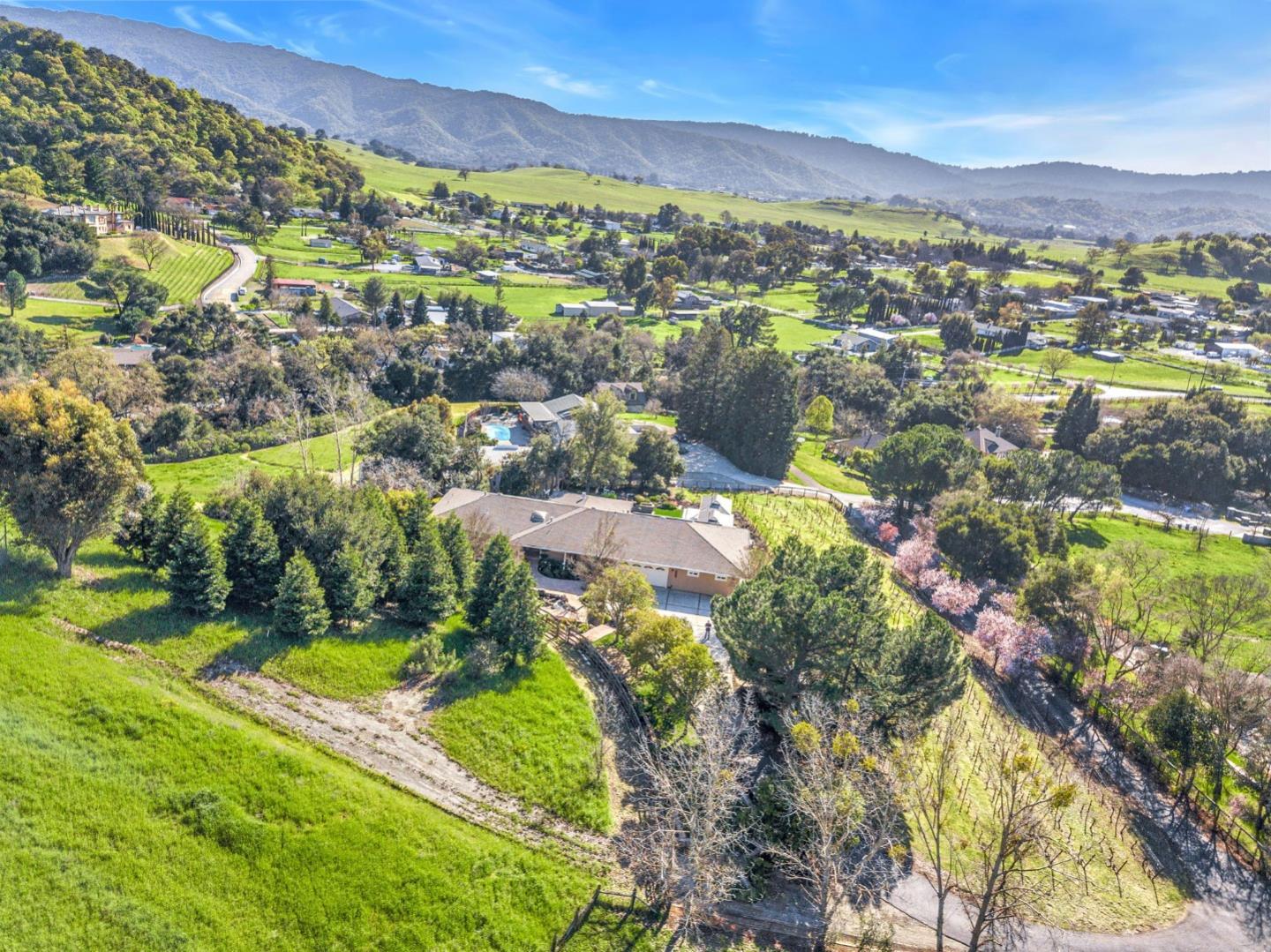 Detail Gallery Image 50 of 72 For 10260 Lucky Ct, Gilroy,  CA 95020 - 4 Beds | 3 Baths