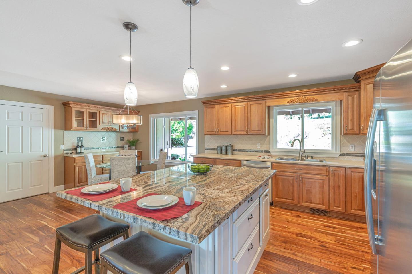 Detail Gallery Image 6 of 72 For 10260 Lucky Ct, Gilroy,  CA 95020 - 4 Beds | 3 Baths