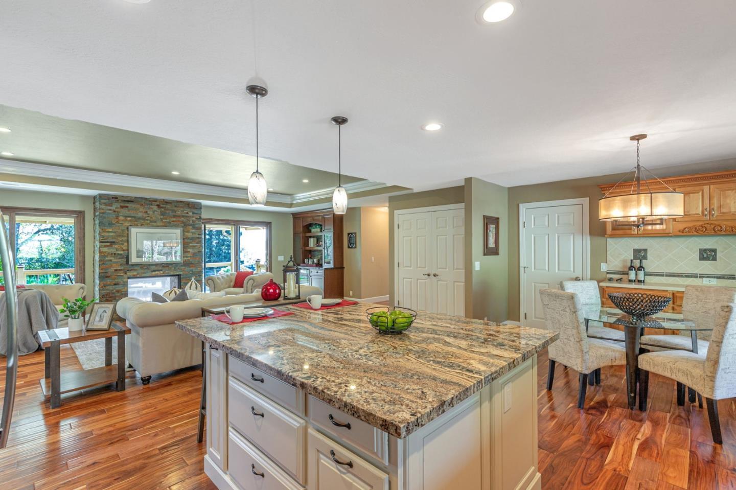 Detail Gallery Image 8 of 72 For 10260 Lucky Ct, Gilroy,  CA 95020 - 4 Beds | 3 Baths
