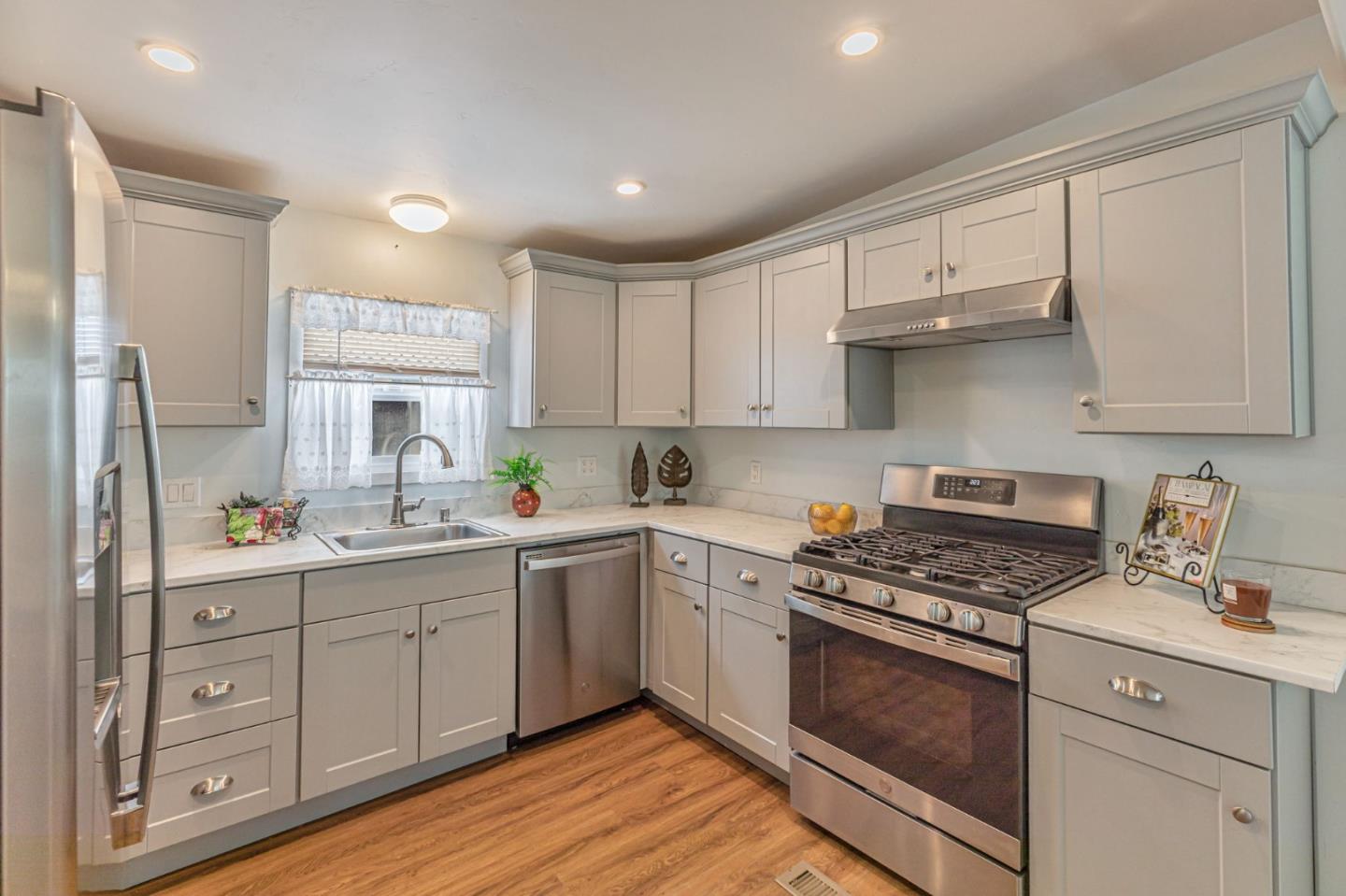 Detail Gallery Image 13 of 42 For 1146 Birch Ave #57,  Seaside,  CA 93955 - 2 Beds | 2 Baths