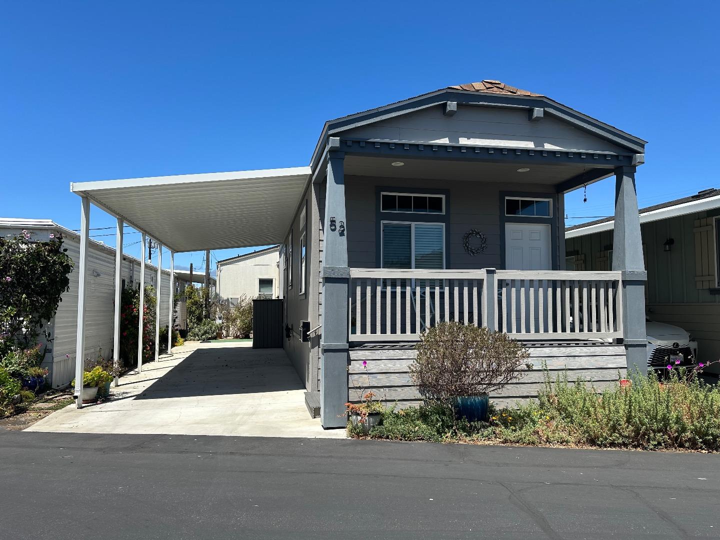 Detail Gallery Image 2 of 40 For 1146 Birch #52,  Seaside,  CA 93955 - 1 Beds | 1 Baths