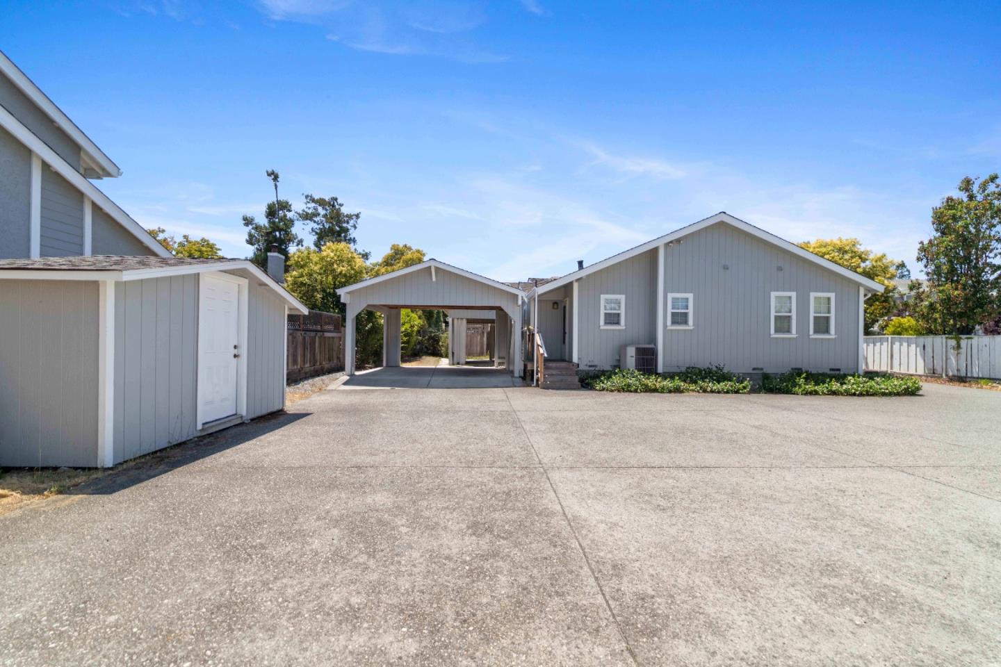 Detail Gallery Image 3 of 65 For 16973 Roberts Rd, Los Gatos,  CA 95032 - 8 Beds | 4/1 Baths