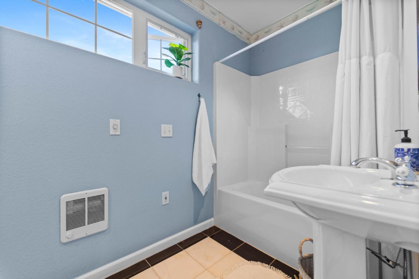 Detail Gallery Image 32 of 65 For 16973 Roberts Rd, Los Gatos,  CA 95032 - 8 Beds | 4/1 Baths