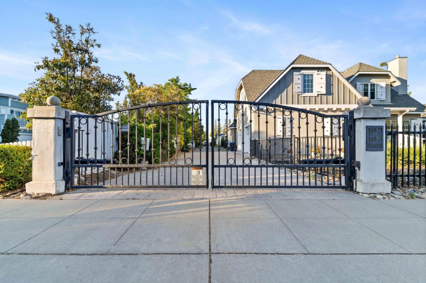Detail Gallery Image 5 of 65 For 16973 Roberts Rd, Los Gatos,  CA 95032 - 8 Beds | 4/1 Baths