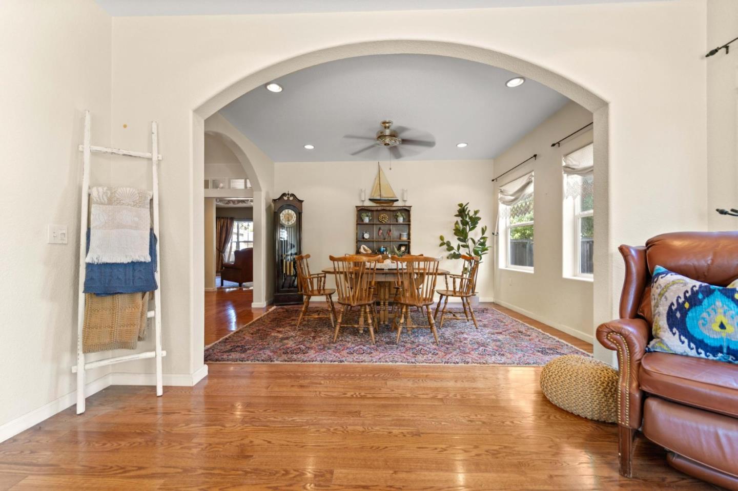 Detail Gallery Image 8 of 65 For 16973 Roberts Rd, Los Gatos,  CA 95032 - 8 Beds | 4/1 Baths