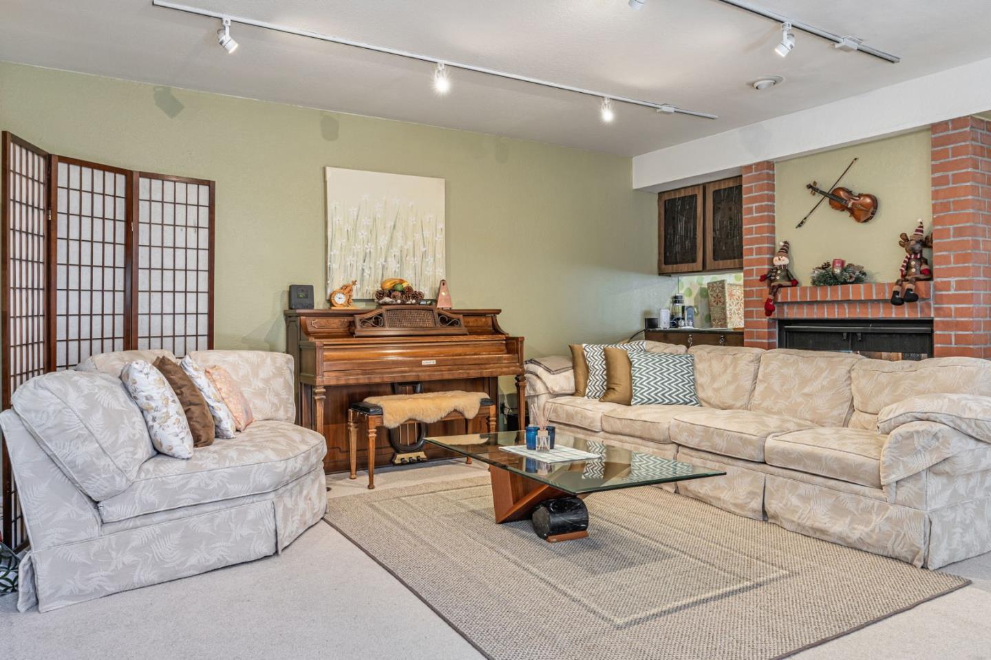 Detail Gallery Image 2 of 18 For 2411 Carlmont Dr #110,  Belmont,  CA 94002 - 3 Beds | 2/1 Baths