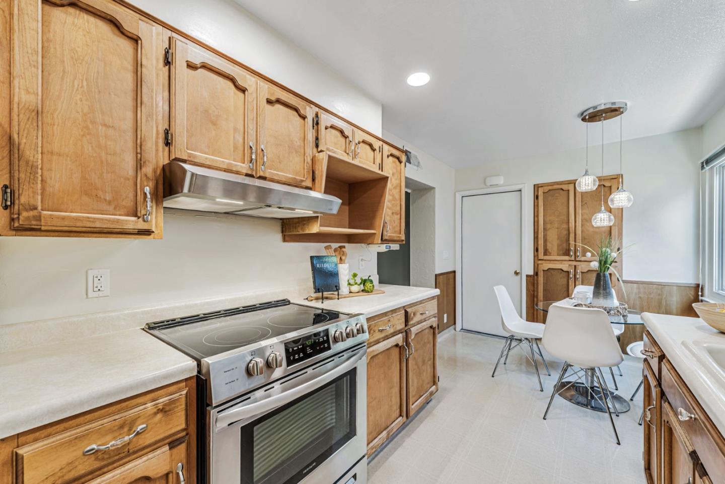 Detail Gallery Image 8 of 33 For 154 Arcadia Ave, Santa Clara,  CA 95051 - 4 Beds | 2 Baths