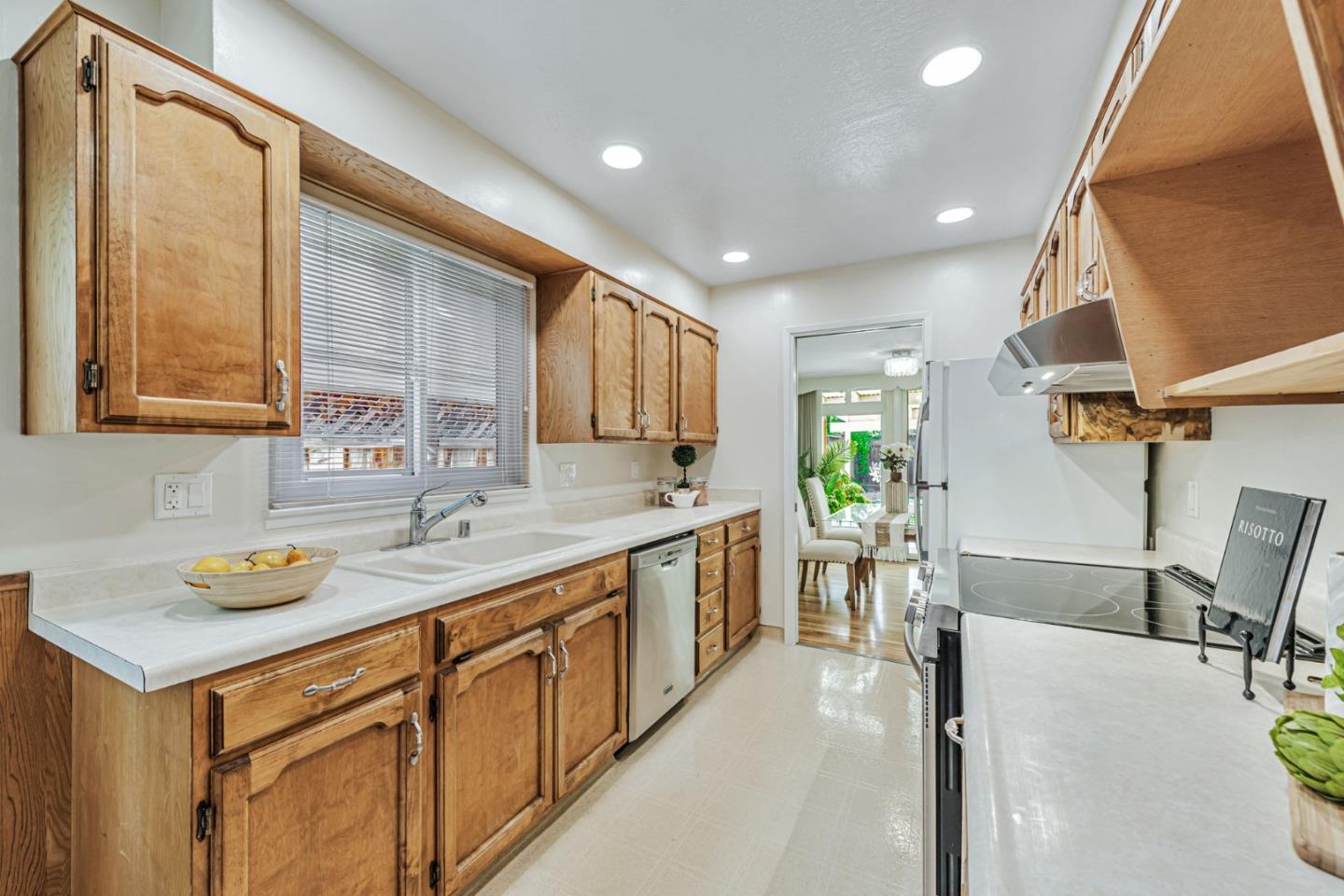 Detail Gallery Image 9 of 33 For 154 Arcadia Ave, Santa Clara,  CA 95051 - 4 Beds | 2 Baths