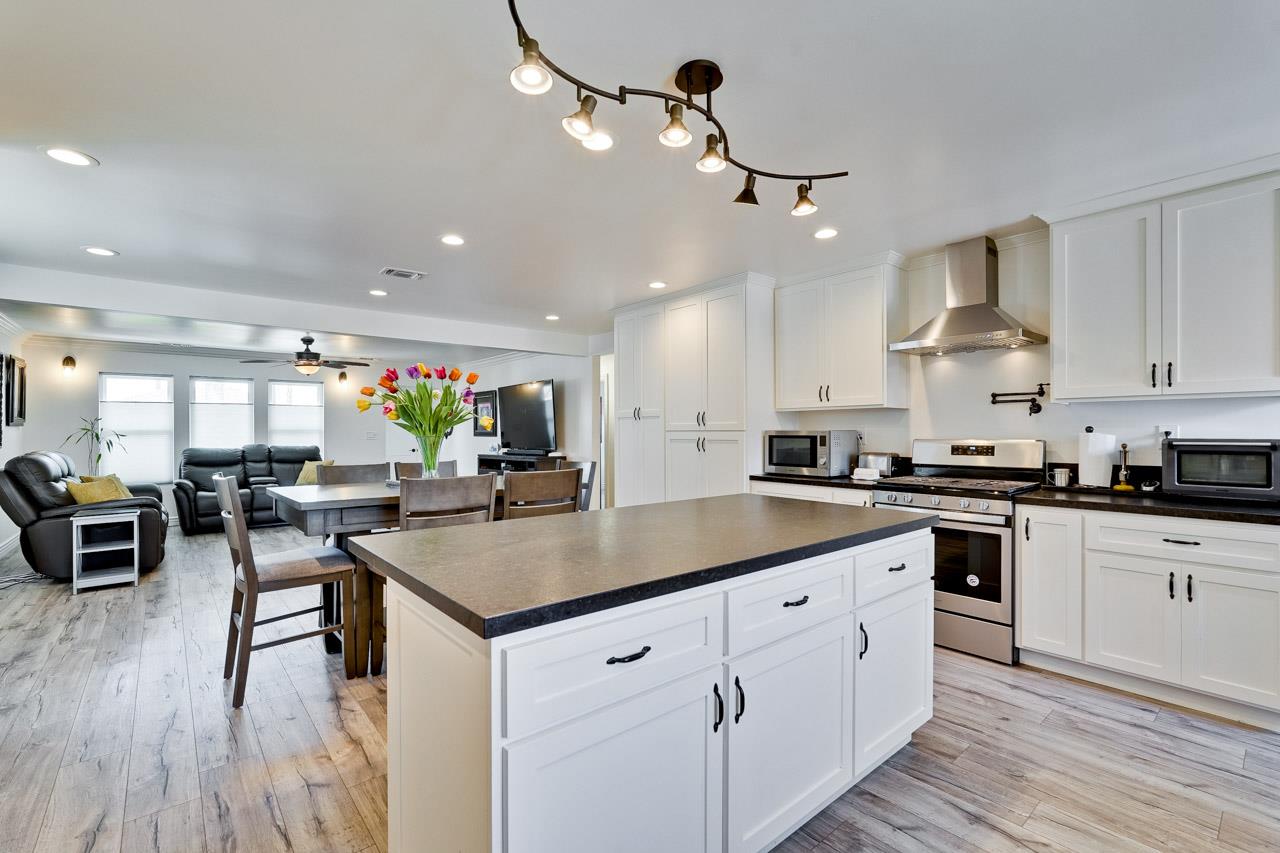 Detail Gallery Image 5 of 26 For 118 Cherry Ave, South San Francisco,  CA 94080 - 3 Beds | 2 Baths