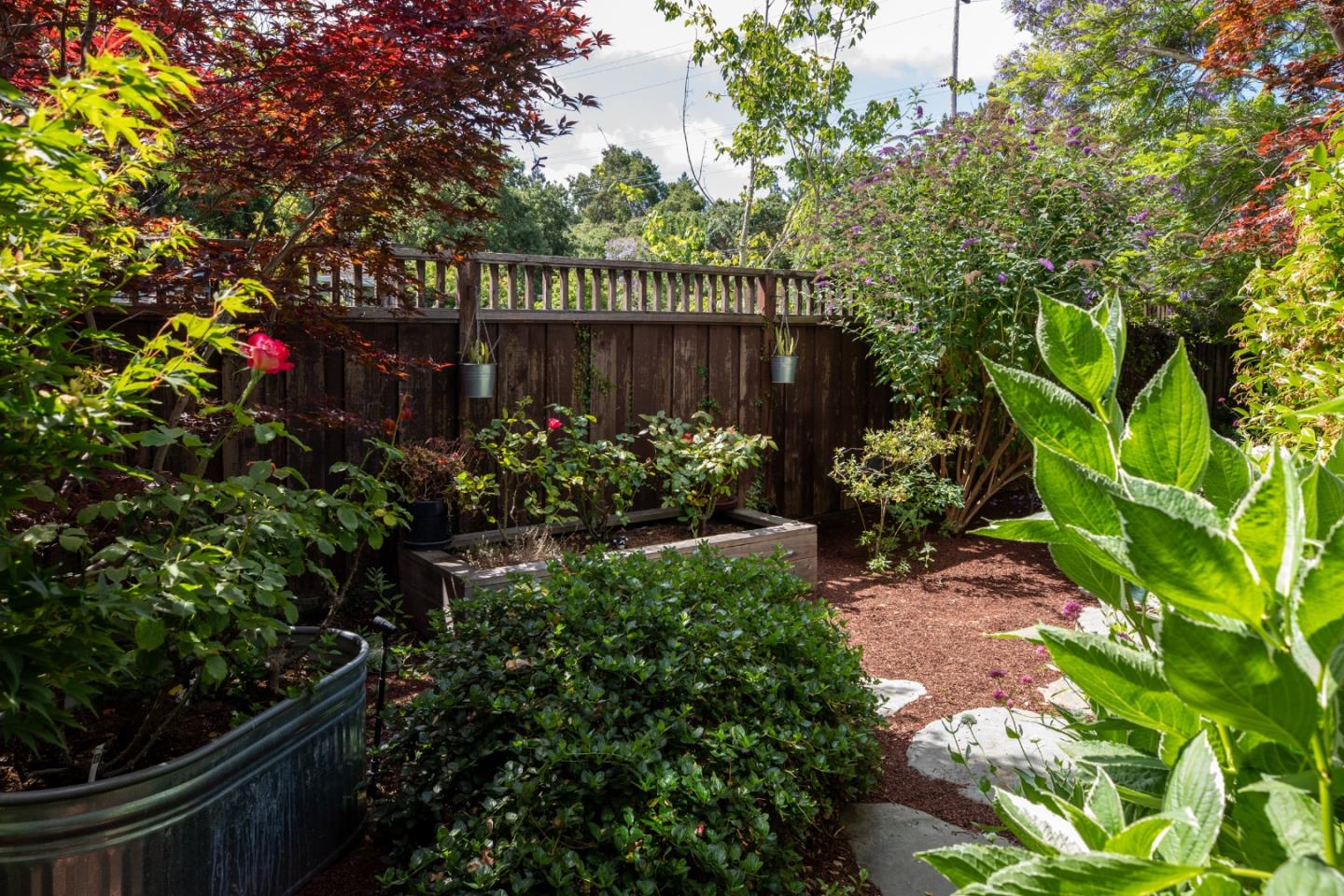Detail Gallery Image 25 of 27 For 539 Bay Rd, Menlo Park,  CA 94025 - 3 Beds | 2 Baths