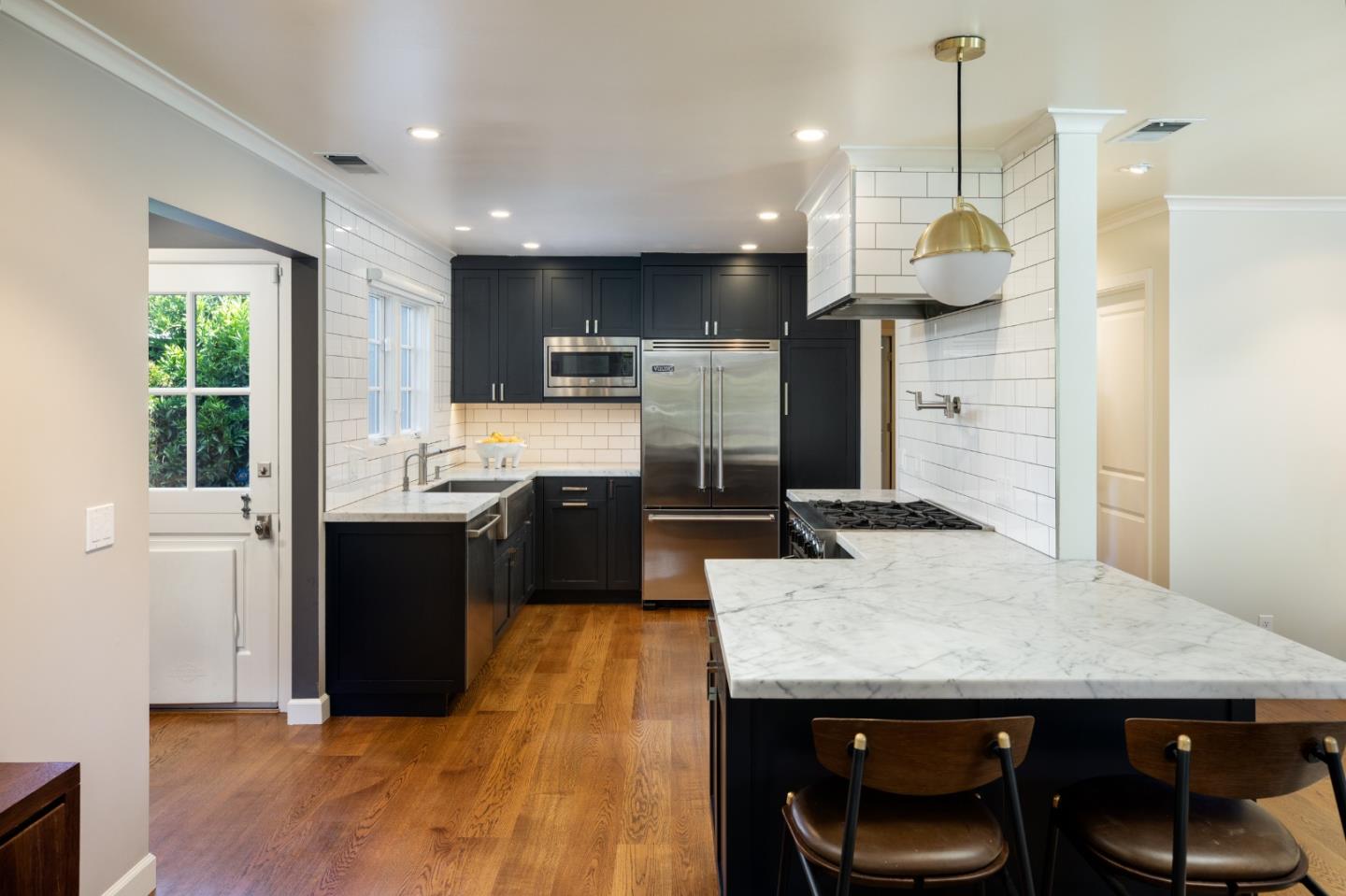 Detail Gallery Image 7 of 27 For 539 Bay Rd, Menlo Park,  CA 94025 - 3 Beds | 2 Baths