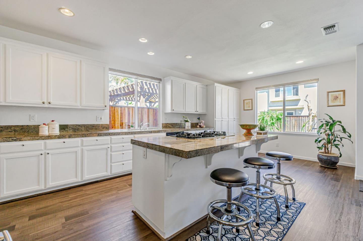 Detail Gallery Image 15 of 71 For 3645 Otter Brook Loop, Discovery Bay,  CA 94505 - 5 Beds | 3 Baths