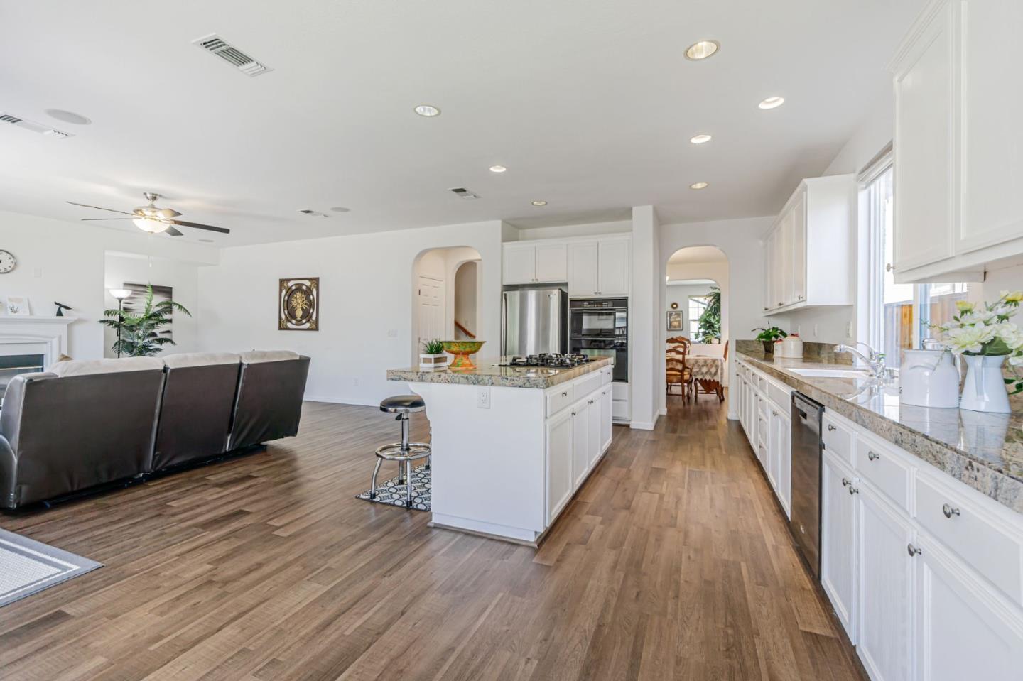 Detail Gallery Image 18 of 71 For 3645 Otter Brook Loop, Discovery Bay,  CA 94505 - 5 Beds | 3 Baths