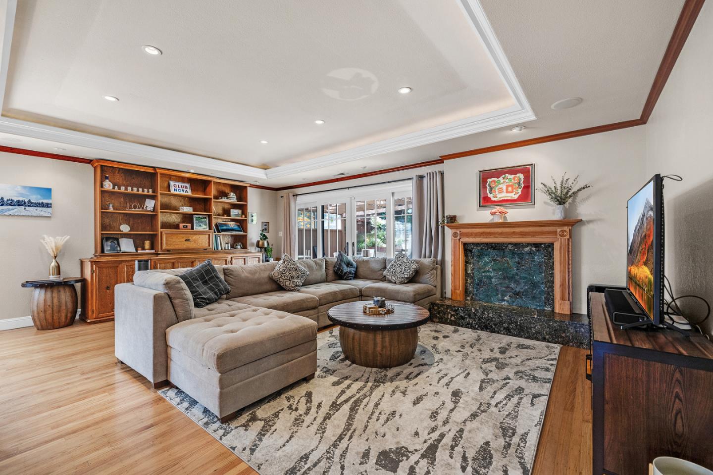 Detail Gallery Image 11 of 25 For 720 Almond Ave, South San Francisco,  CA 94080 - 4 Beds | 2 Baths
