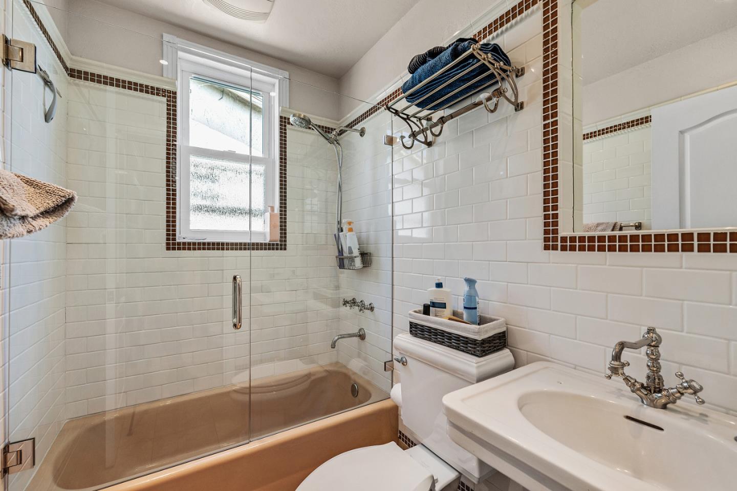 Detail Gallery Image 18 of 25 For 720 Almond Ave, South San Francisco,  CA 94080 - 4 Beds | 2 Baths