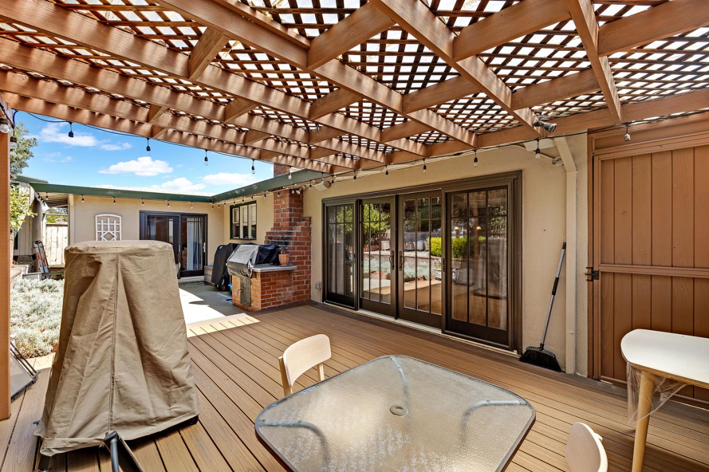 Detail Gallery Image 21 of 25 For 720 Almond Ave, South San Francisco,  CA 94080 - 4 Beds | 2 Baths