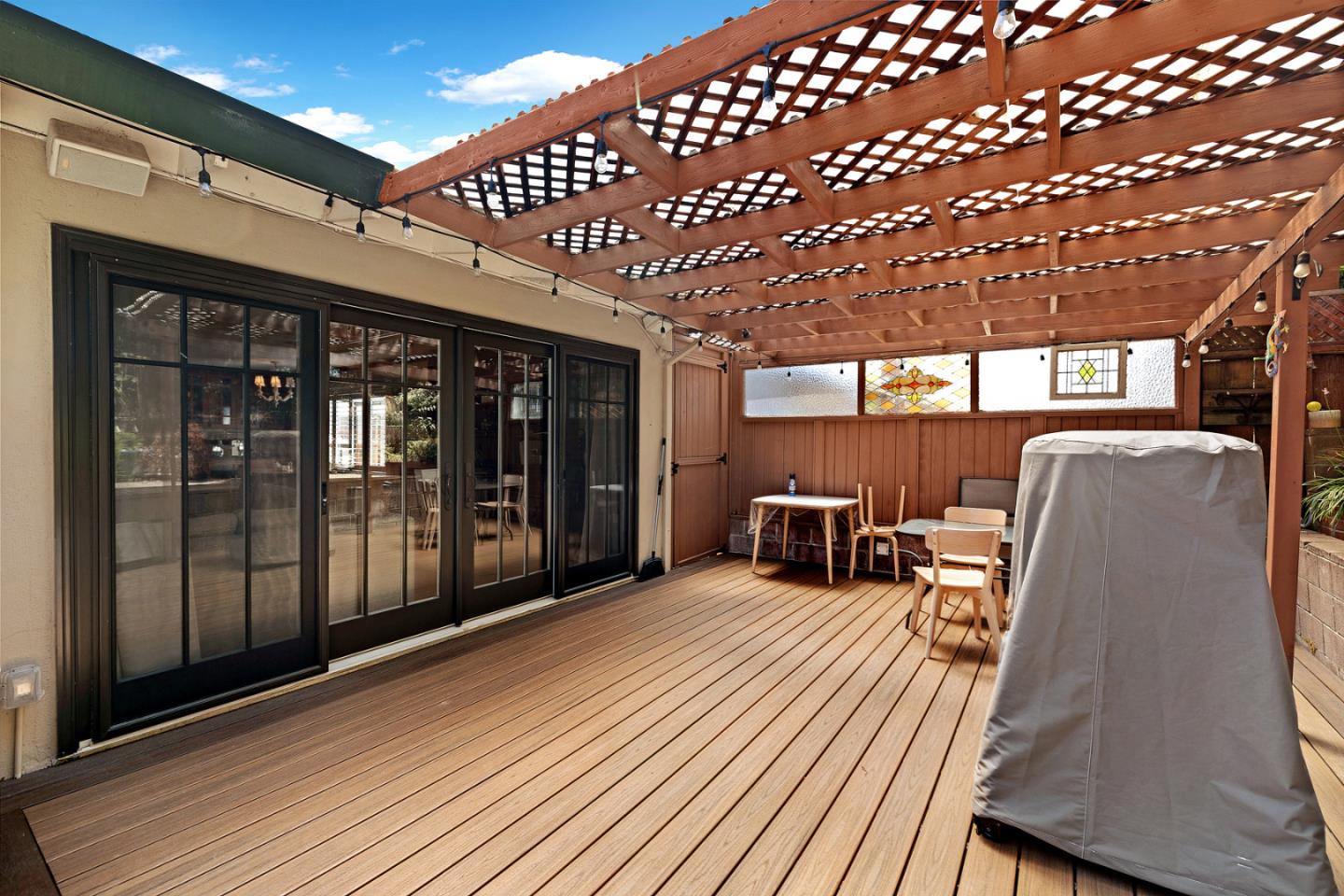 Detail Gallery Image 23 of 25 For 720 Almond Ave, South San Francisco,  CA 94080 - 4 Beds | 2 Baths
