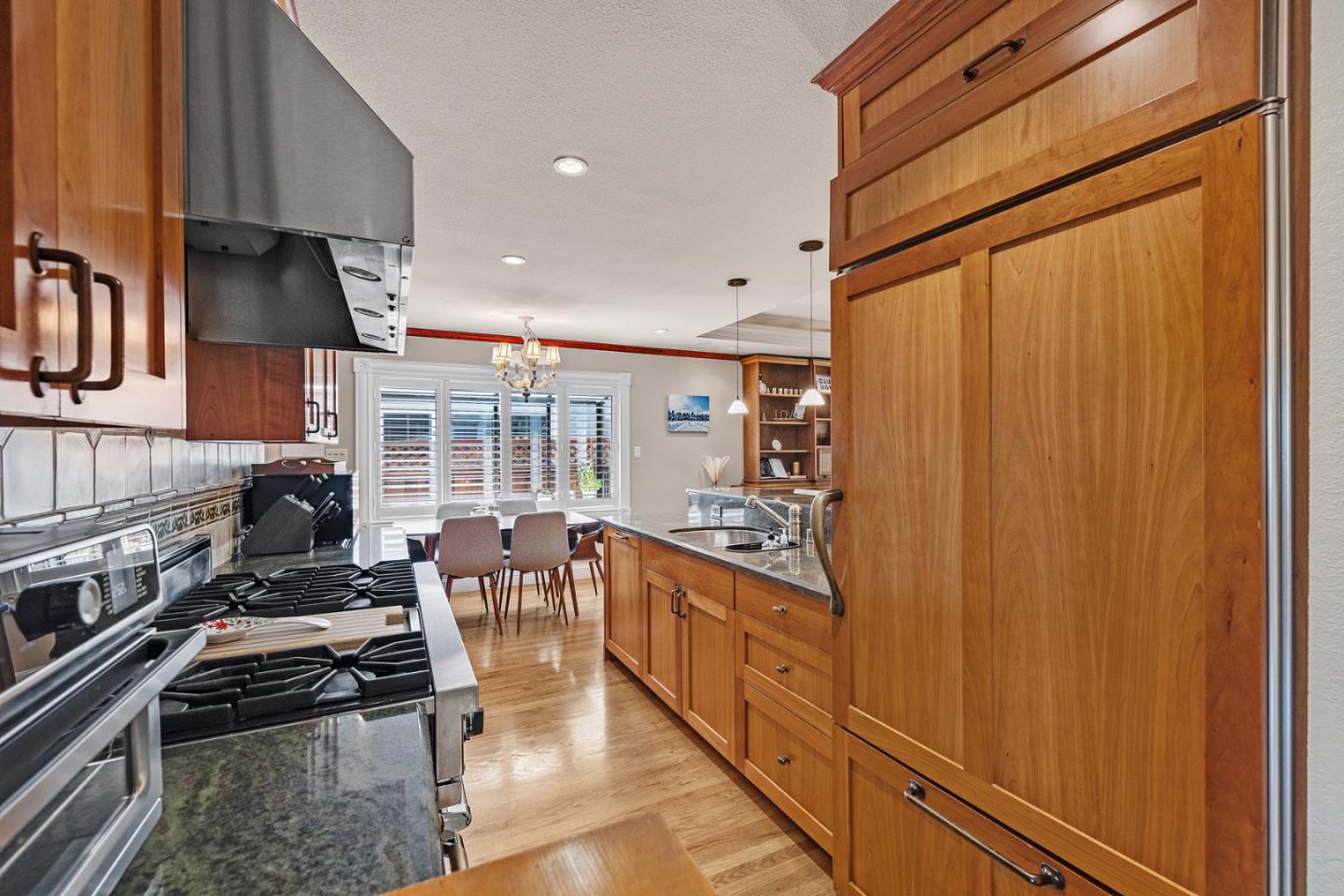 Detail Gallery Image 5 of 25 For 720 Almond Ave, South San Francisco,  CA 94080 - 4 Beds | 2 Baths