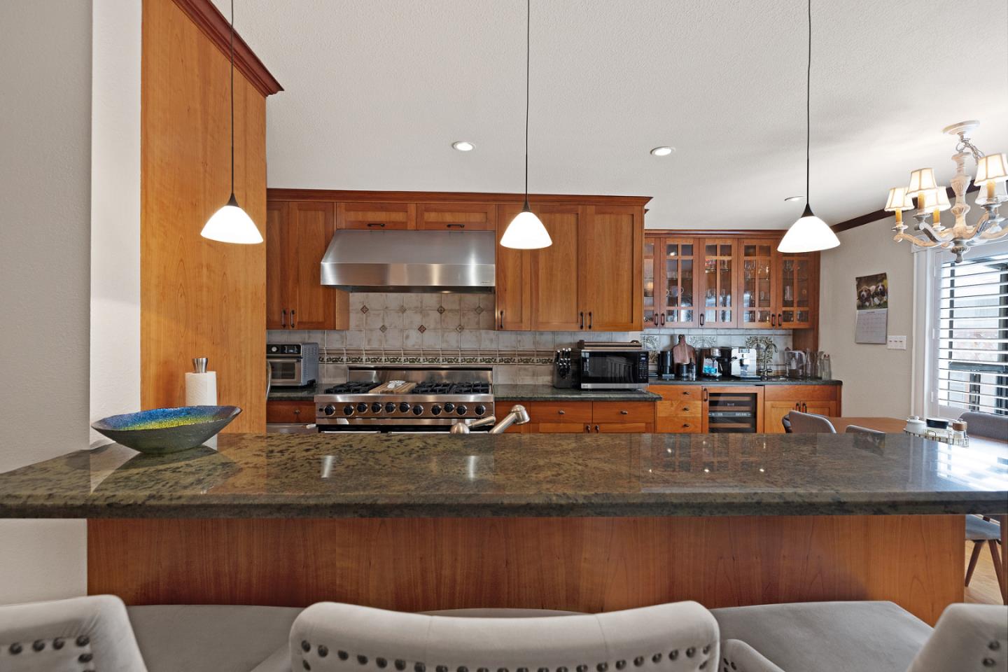 Detail Gallery Image 7 of 25 For 720 Almond Ave, South San Francisco,  CA 94080 - 4 Beds | 2 Baths