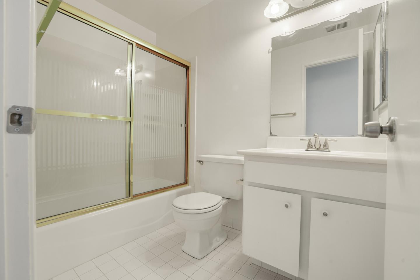 Detail Gallery Image 16 of 19 For 7886 Hermitage Ave, Newark,  CA 94560 - 5 Beds | 3/1 Baths