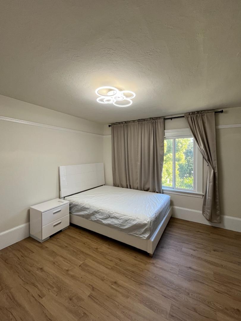 Detail Gallery Image 3 of 16 For 459 Flood Ave, San Francisco,  CA 94112 - 4 Beds | 4 Baths