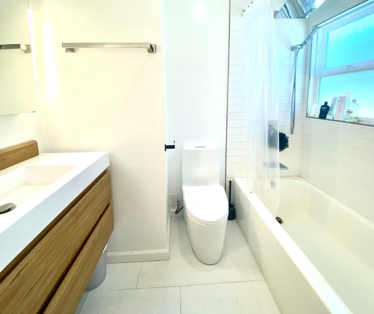 Detail Gallery Image 6 of 16 For 459 Flood Ave, San Francisco,  CA 94112 - 4 Beds | 4 Baths