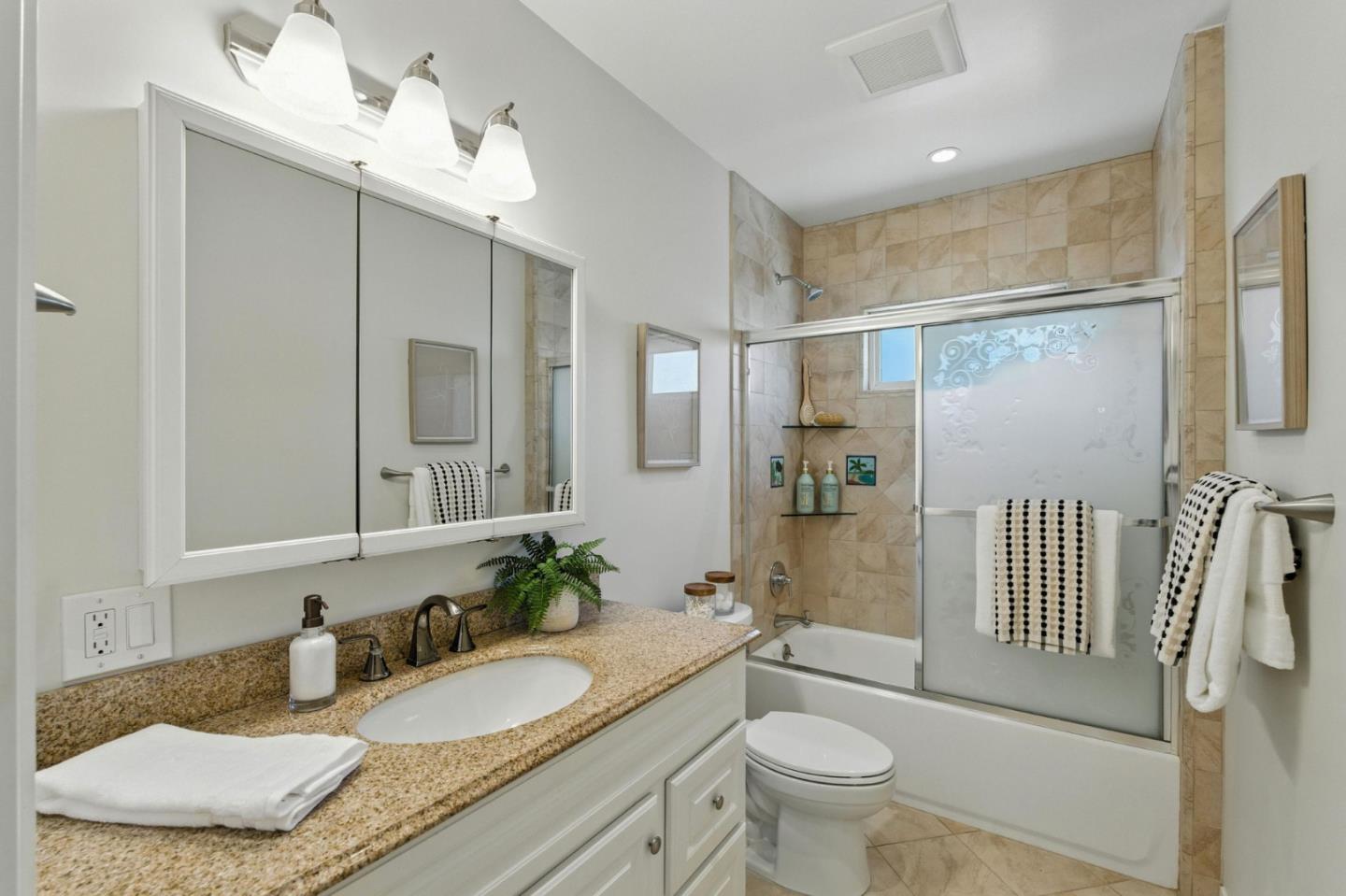 Detail Gallery Image 27 of 64 For 1513 Oak St, San Mateo,  CA 94402 - 3 Beds | 2 Baths