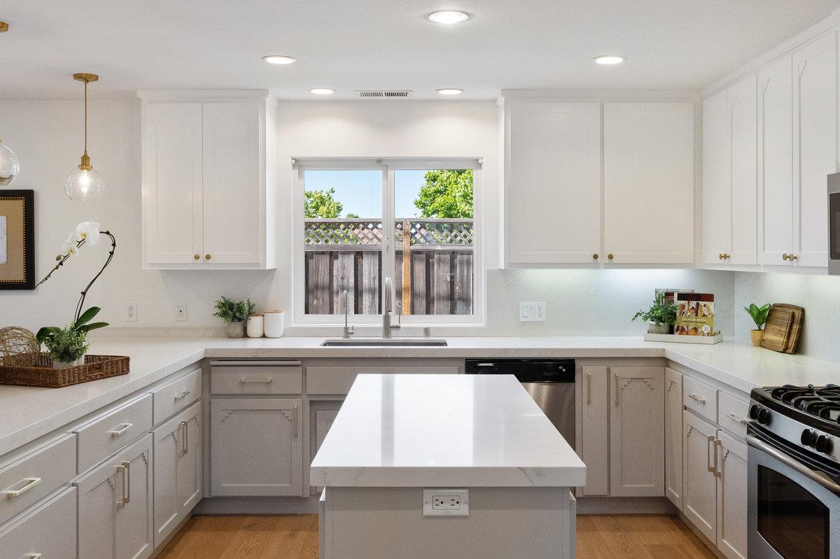Detail Gallery Image 12 of 58 For 510 Chesterton Ave, Belmont,  CA 94002 - 4 Beds | 3 Baths