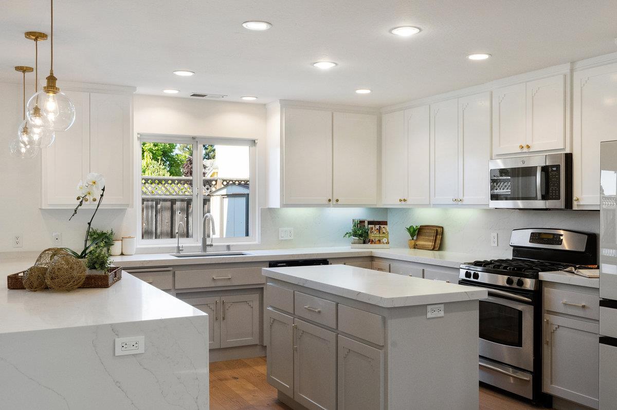 Detail Gallery Image 15 of 58 For 510 Chesterton Ave, Belmont,  CA 94002 - 4 Beds | 3 Baths