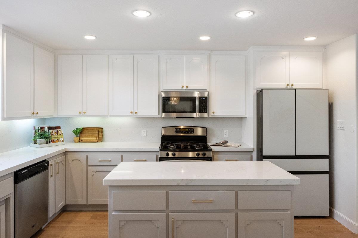 Detail Gallery Image 16 of 58 For 510 Chesterton Ave, Belmont,  CA 94002 - 4 Beds | 3 Baths