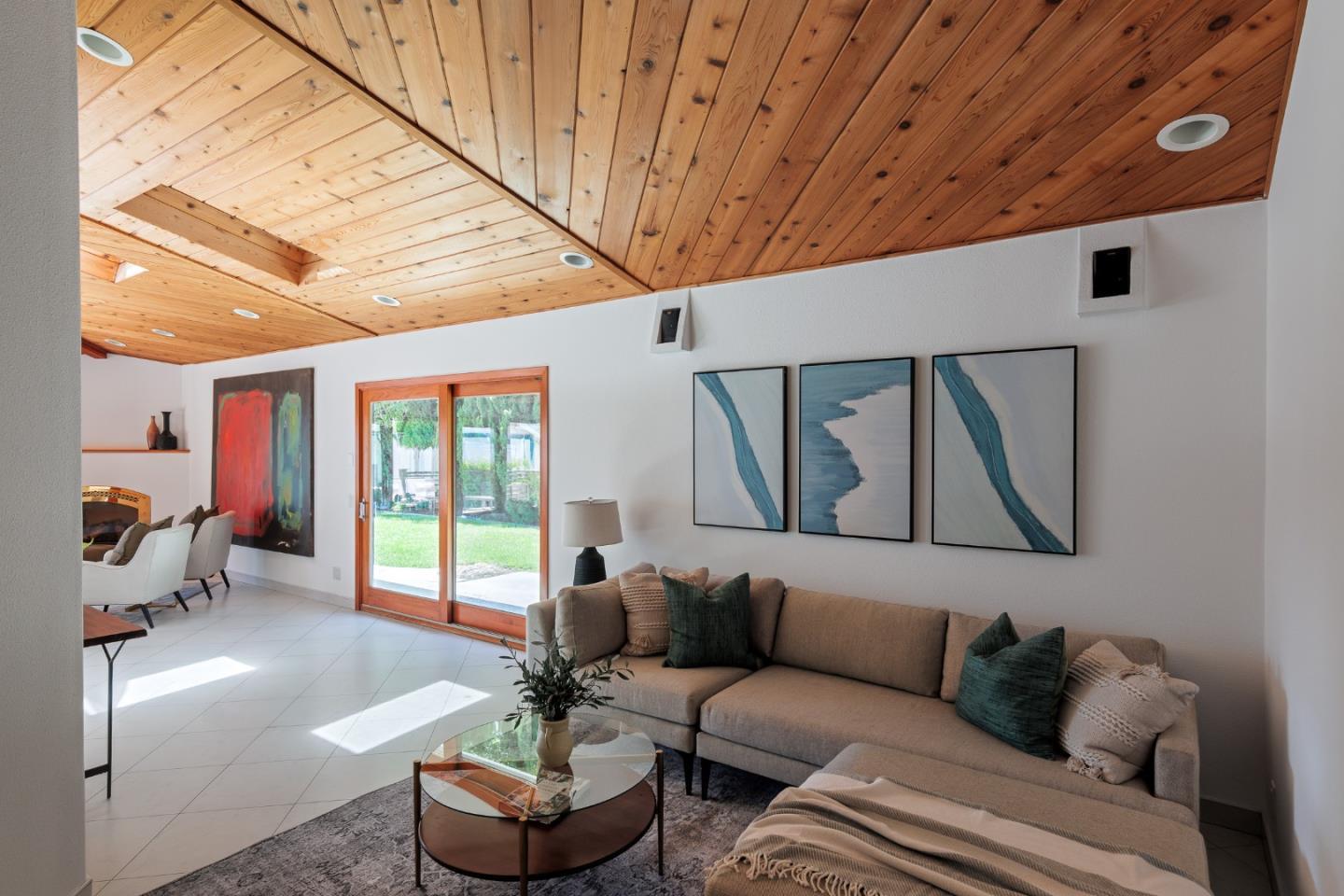 Detail Gallery Image 11 of 33 For 3160 Louis Rd, Palo Alto,  CA 94303 - 6 Beds | 5/1 Baths