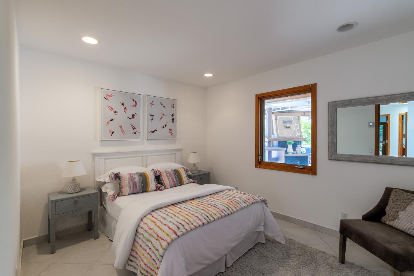 Detail Gallery Image 17 of 33 For 3160 Louis Rd, Palo Alto,  CA 94303 - 6 Beds | 5/1 Baths