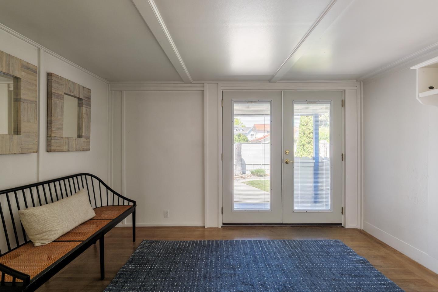 Detail Gallery Image 27 of 33 For 3160 Louis Rd, Palo Alto,  CA 94303 - 6 Beds | 5/1 Baths