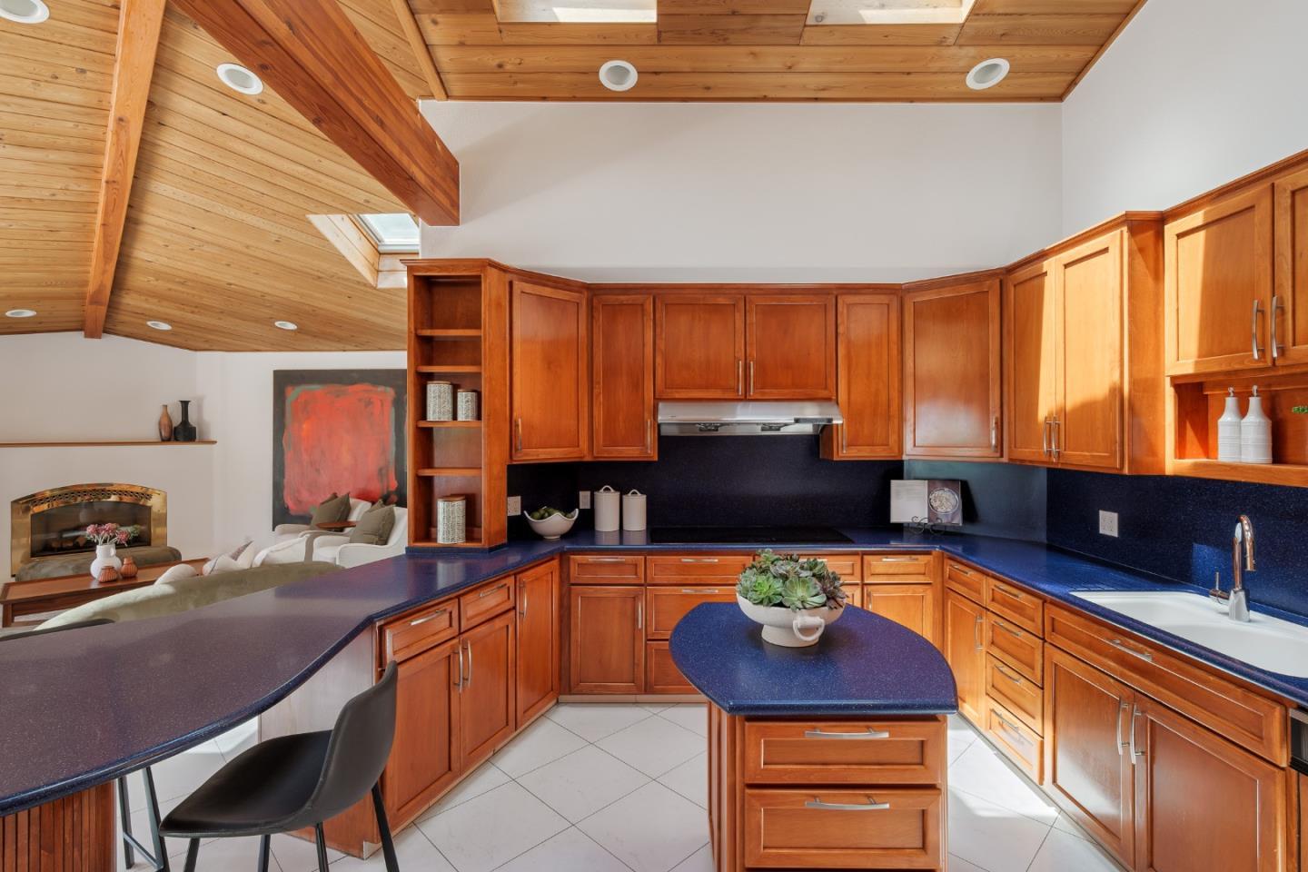 Detail Gallery Image 8 of 33 For 3160 Louis Rd, Palo Alto,  CA 94303 - 6 Beds | 5/1 Baths