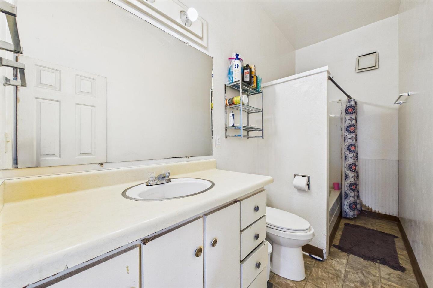 Detail Gallery Image 10 of 40 For 1225 Myrtle Ave, Eureka,  CA 95501 - 4 Beds | 3 Baths