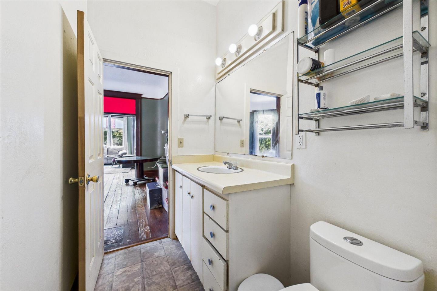 Detail Gallery Image 11 of 40 For 1225 Myrtle Ave, Eureka,  CA 95501 - 4 Beds | 3 Baths