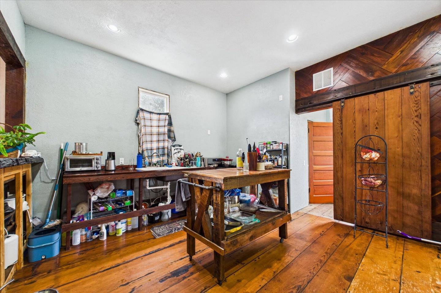 Detail Gallery Image 16 of 40 For 1225 Myrtle Ave, Eureka,  CA 95501 - 4 Beds | 3 Baths
