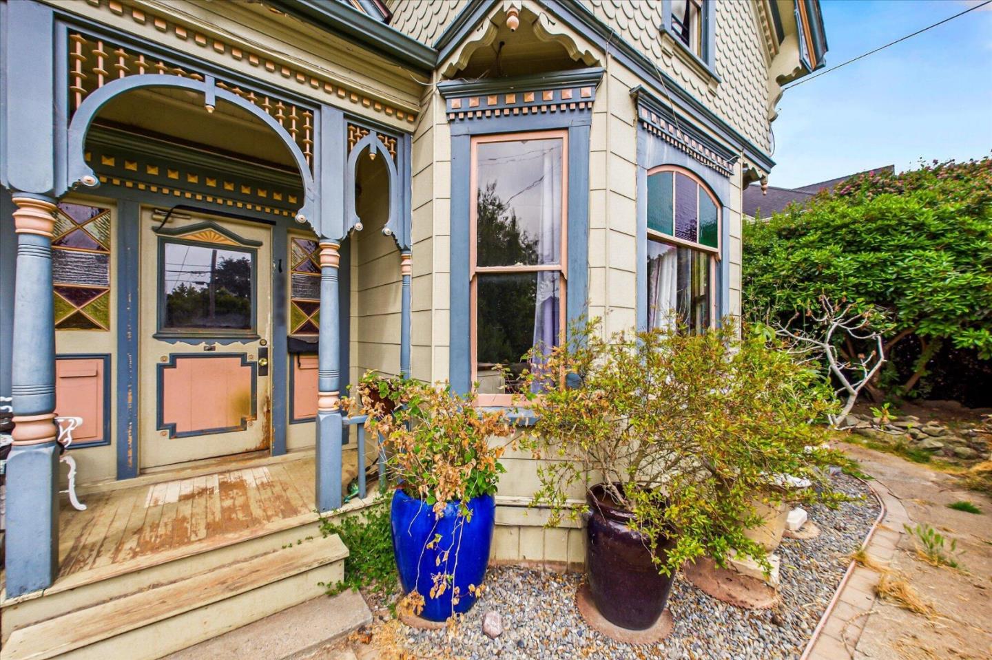 Detail Gallery Image 2 of 40 For 1225 Myrtle Ave, Eureka,  CA 95501 - 4 Beds | 3 Baths