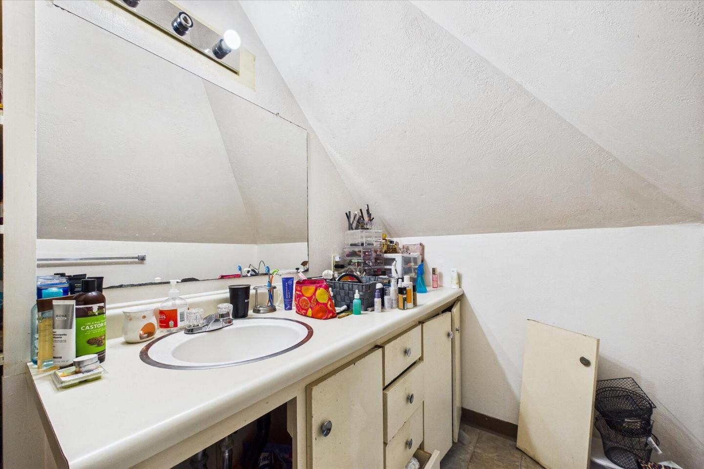 Detail Gallery Image 30 of 40 For 1225 Myrtle Ave, Eureka,  CA 95501 - 4 Beds | 3 Baths