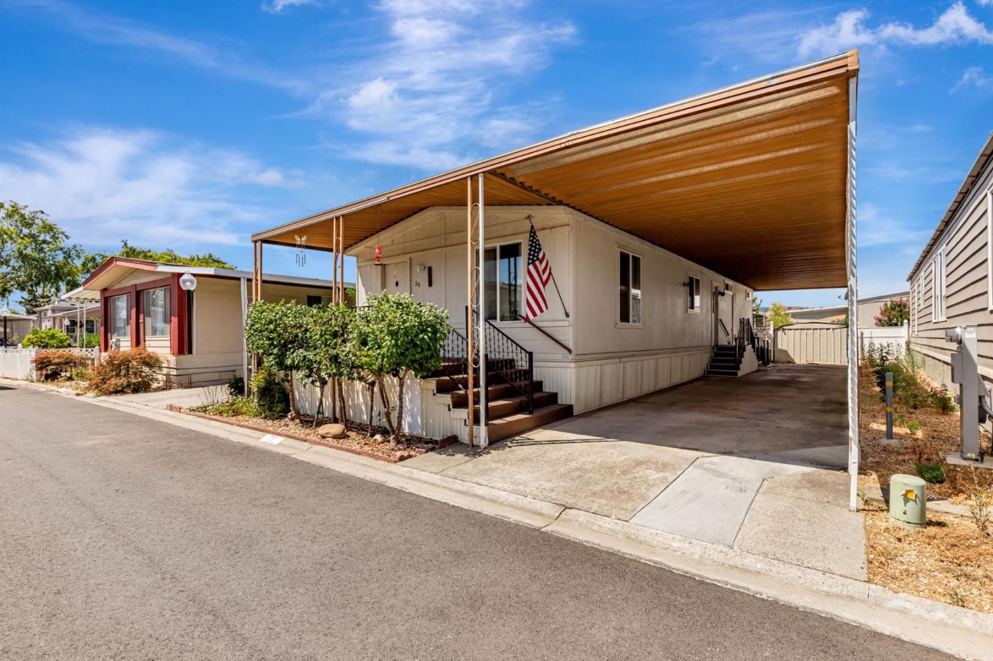 Detail Gallery Image 2 of 29 For 275 Burnett Ave #36,  Morgan Hill,  CA 95037 - 2 Beds | 2 Baths