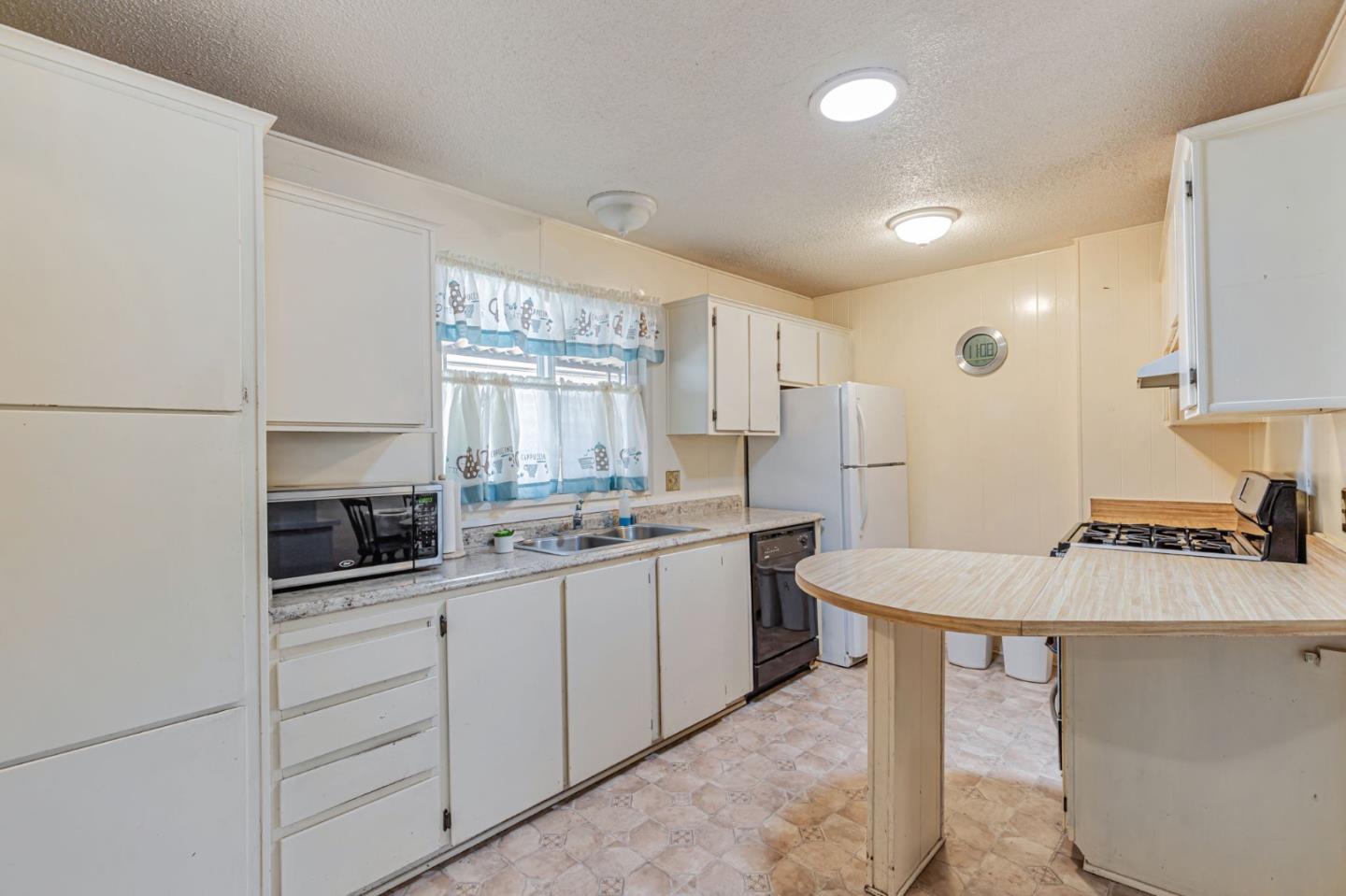 Detail Gallery Image 6 of 29 For 275 Burnett Ave #36,  Morgan Hill,  CA 95037 - 2 Beds | 2 Baths