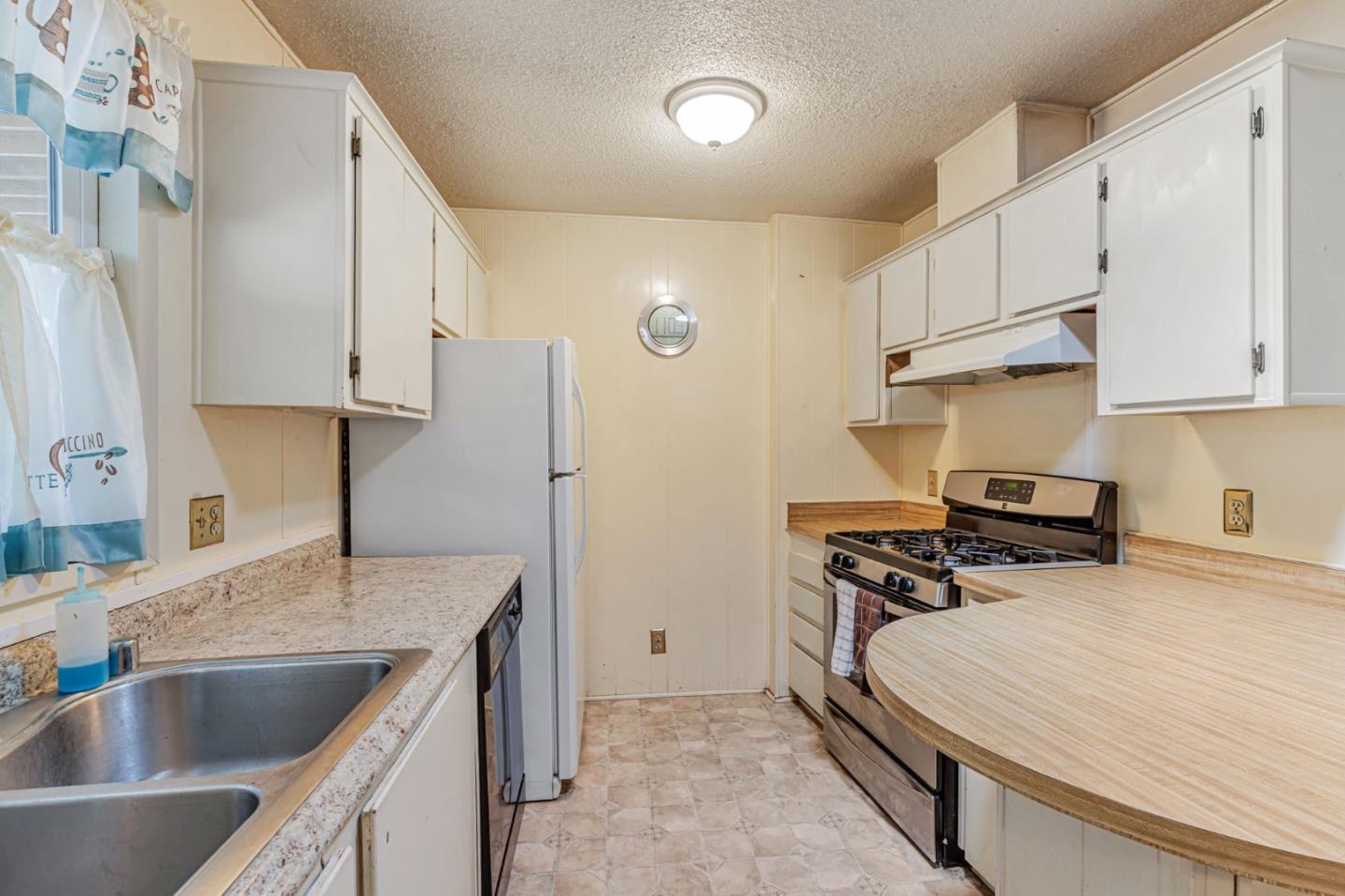Detail Gallery Image 8 of 29 For 275 Burnett Ave #36,  Morgan Hill,  CA 95037 - 2 Beds | 2 Baths