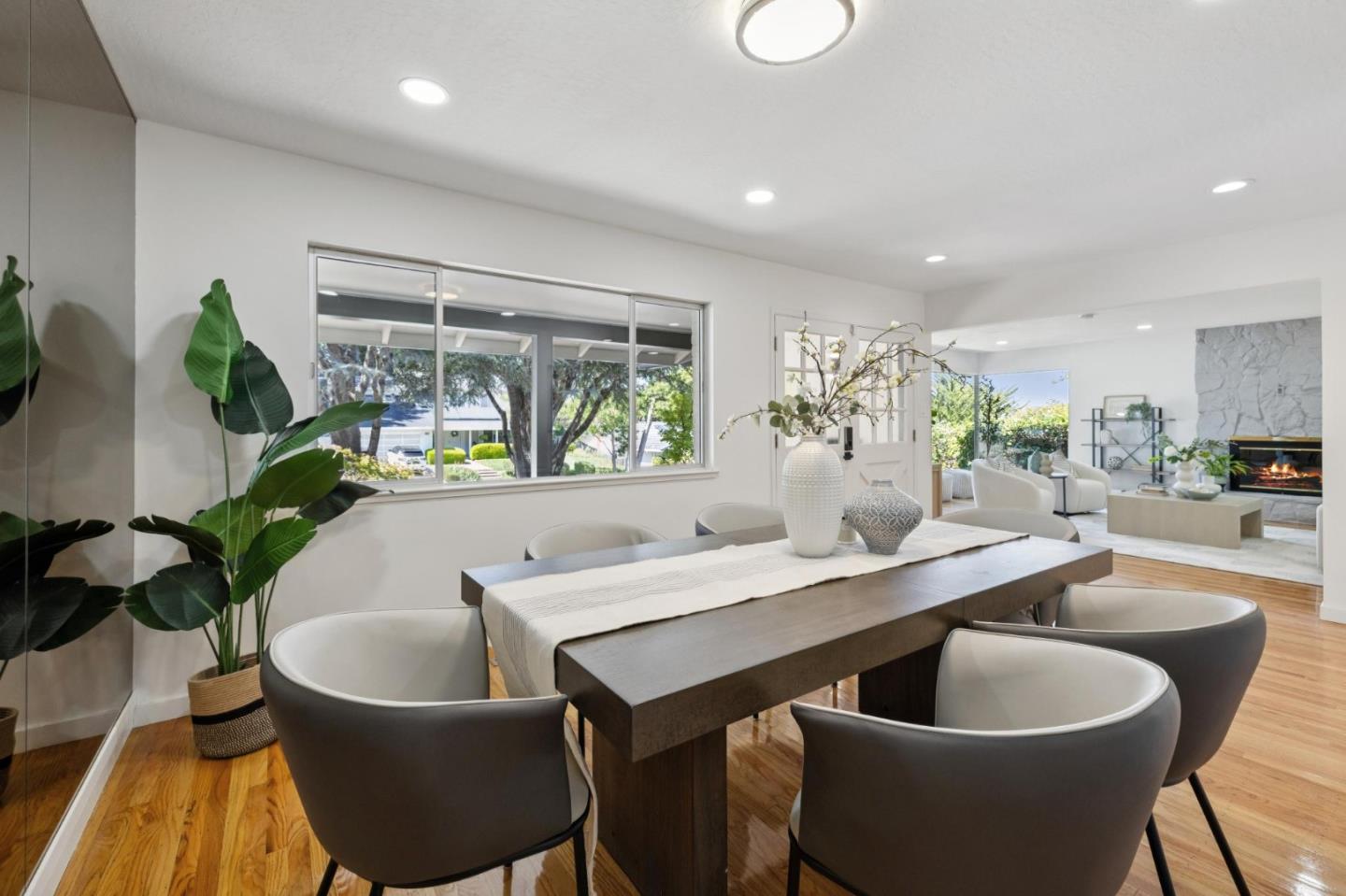 Detail Gallery Image 15 of 68 For 2985 Trousdale Dr, Burlingame,  CA 94010 - 4 Beds | 3 Baths