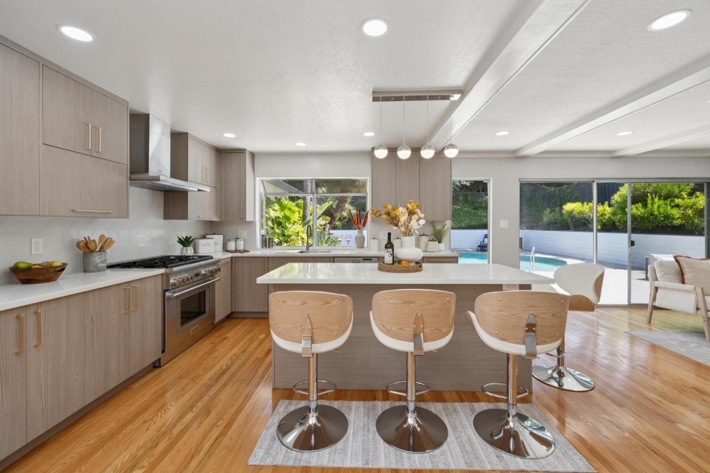 Detail Gallery Image 18 of 68 For 2985 Trousdale Dr, Burlingame,  CA 94010 - 4 Beds | 3 Baths
