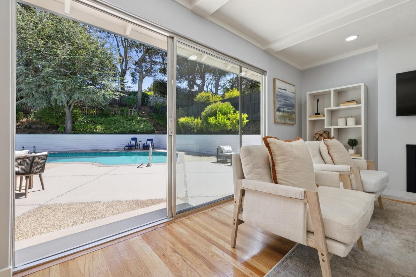 Detail Gallery Image 31 of 68 For 2985 Trousdale Dr, Burlingame,  CA 94010 - 4 Beds | 3 Baths
