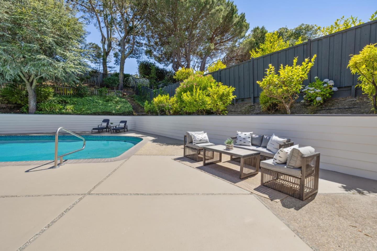 Detail Gallery Image 55 of 68 For 2985 Trousdale Dr, Burlingame,  CA 94010 - 4 Beds | 3 Baths