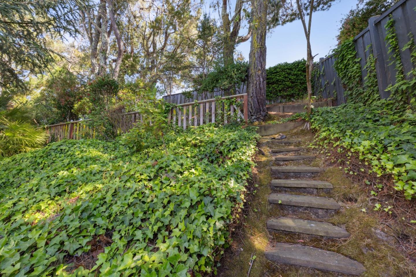 Detail Gallery Image 58 of 68 For 2985 Trousdale Dr, Burlingame,  CA 94010 - 4 Beds | 3 Baths