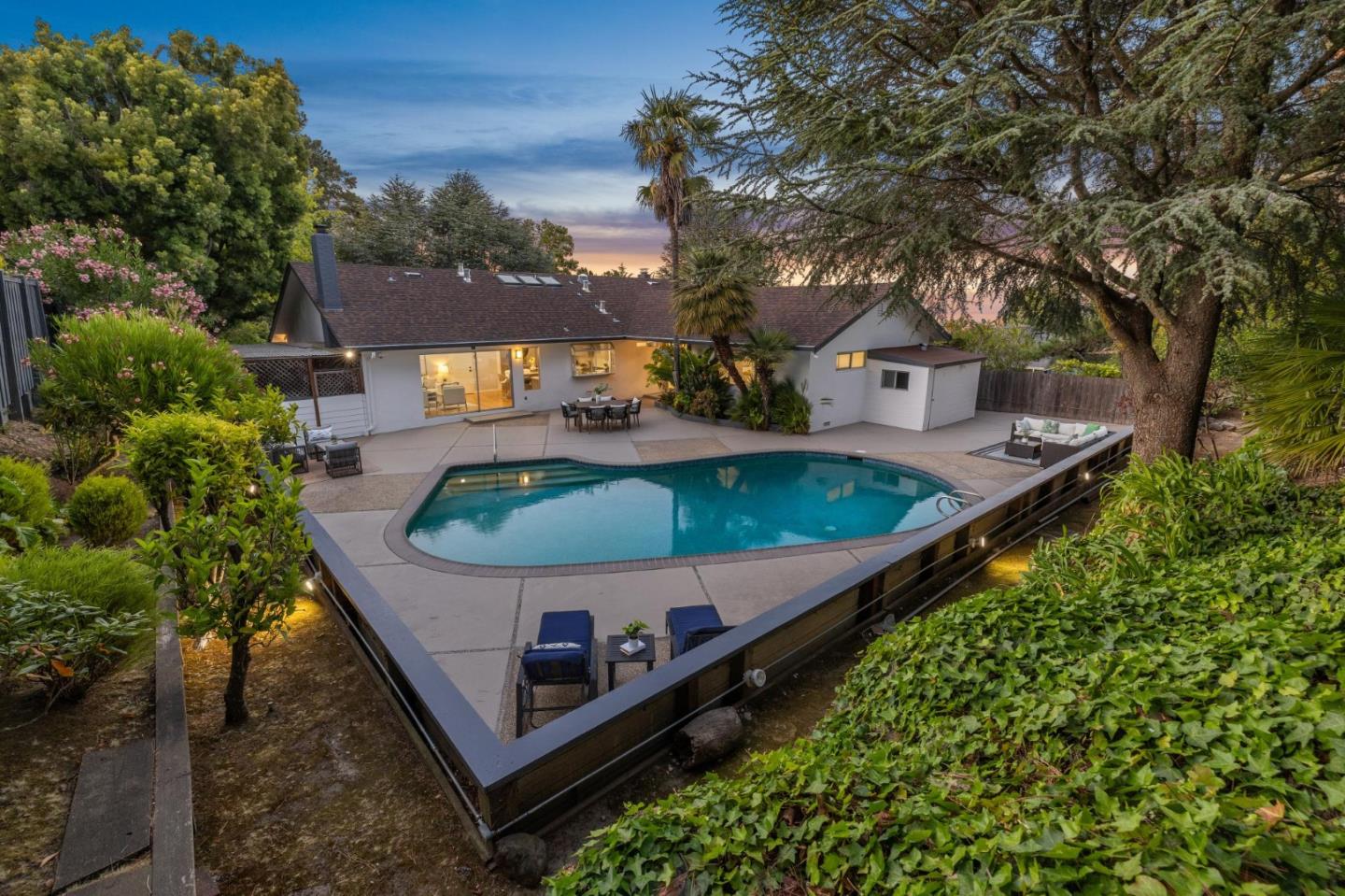 Detail Gallery Image 65 of 68 For 2985 Trousdale Dr, Burlingame,  CA 94010 - 4 Beds | 3 Baths