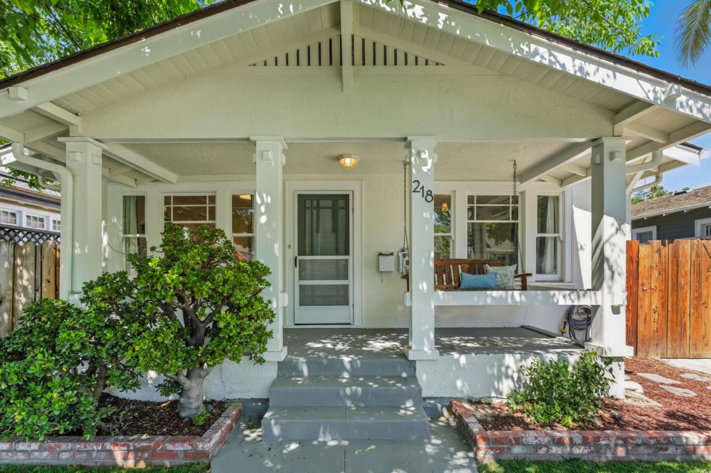 Detail Gallery Image 2 of 40 For 218 N 12th St, San Jose,  CA 95112 - 3 Beds | 3 Baths